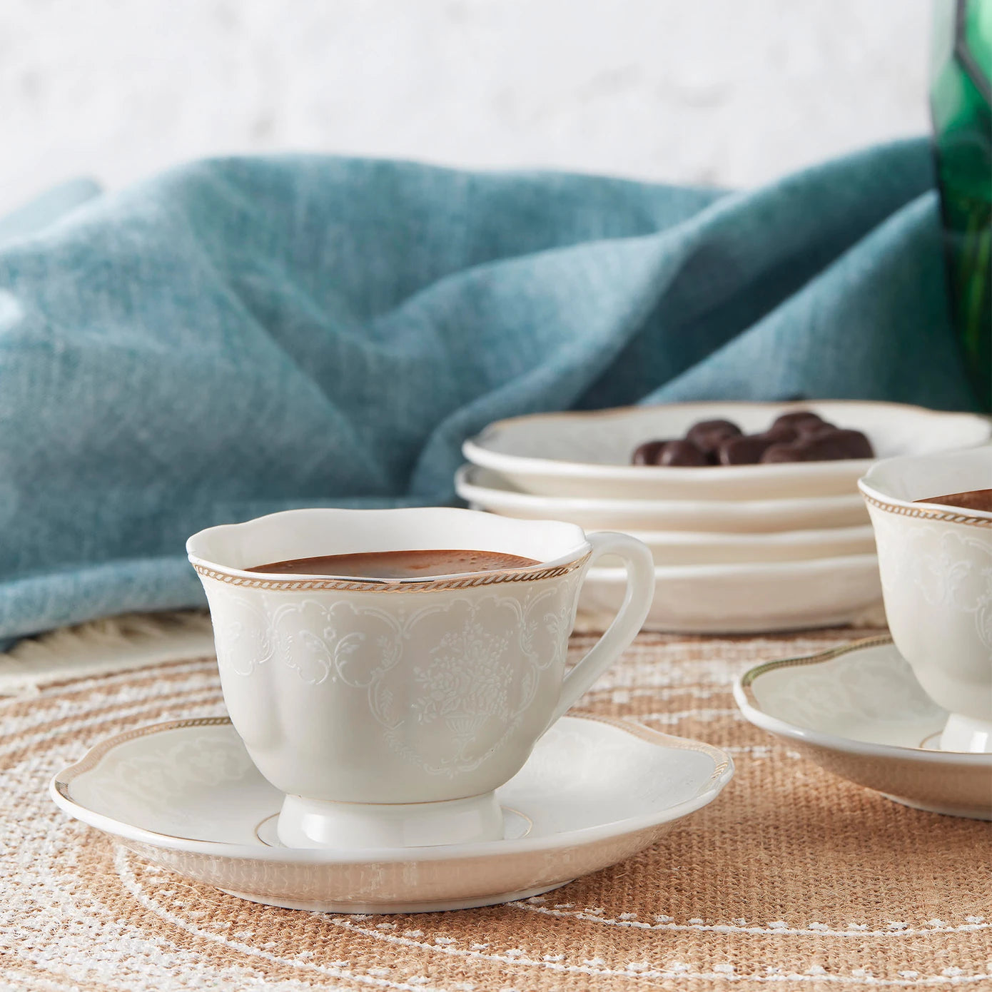 Kaffeetassen Set Karaca Karaca Margaret Kaffeetassen-Set Für 6 Personen – 6 Tassen (je 80 Ml) + 6 Untertassen, Aus Porzellan, Cremeweiß Mit Goldfarbenem Rand & Feinem Muster – Traditionelles Türkisches Design, Exklusiv & Elegant