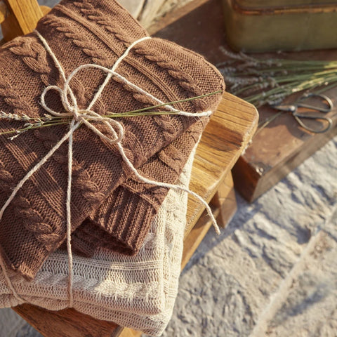 Karaca Home Conner Überwurfdecke mit Fransen in Braun – 130x170 cm