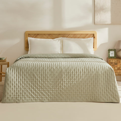 Breezy Tagesdecke Salbeigrün 160x240 cm – Karaca