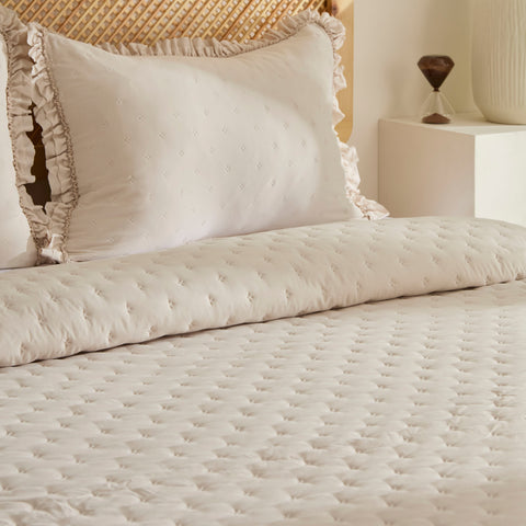 Fiona Bedspread Set Beige 230x240 Cm + 2 (50x70 Cm)