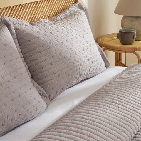 Margot Bettüberwurf Set Grau 230x240cm + 2(50x70) cm