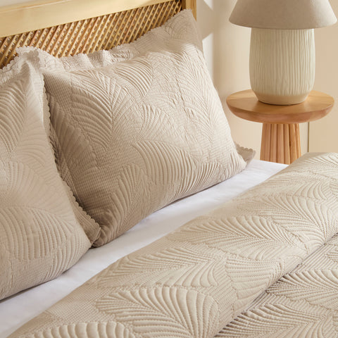 Leaf Bedspread Set Beige 230x240 Cm + 2 (50x70 Cm)