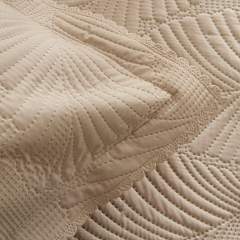 Leaf Bedspread Set Beige 230x240 Cm + 2 (50x70 Cm)