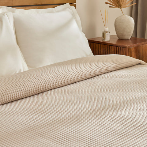  Karaca Chloe Bedspread, Double, Beige