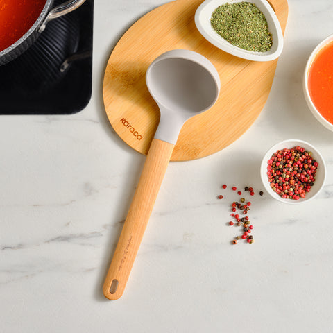 Karaca x Refika Gadgets Silikon-Kelle mit Holzgriff