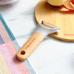 Karaca x Refika Gadgets Seitenschäler mit Holzgriff