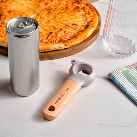 Karaca x Refika Gadgets 3-in-1 Flaschenöffner mit Holzgriff