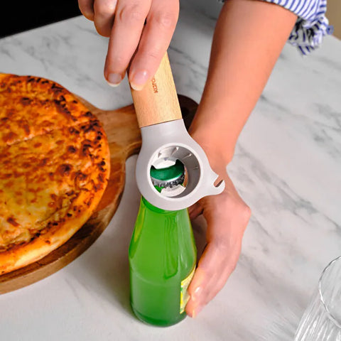 Karaca x Refika Gadgets 3-in-1 Flaschenöffner mit Holzgriff