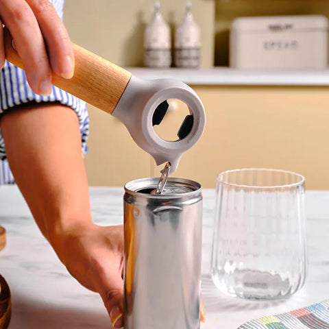 Karaca x Refika Gadgets 3-in-1 Flaschenöffner mit Holzgriff