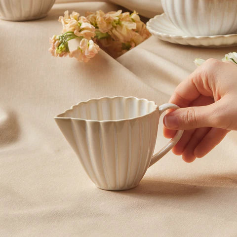 Karaca New Daisy Steinzeug-Milchkännchen mit Reaktivglasur, 150 ml, Weiß