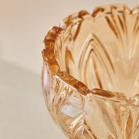 Karaca Barry Lokumschale aus Glas, Bernsteinfarben