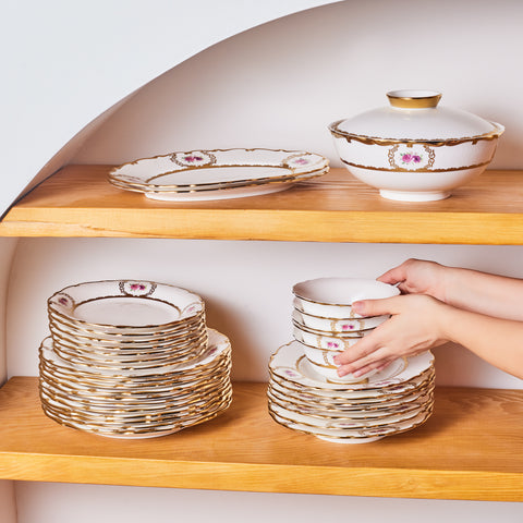 Karaca Royal Bone China Elizabeth 55-teiliges Tafelservice für 12 Personen, Gold