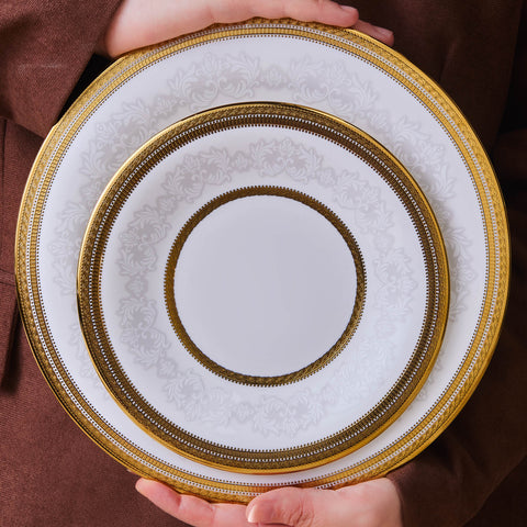 Karaca Royal Bone China Charlotte 55-teiliges Tafelservice für 12 Personen, Gold