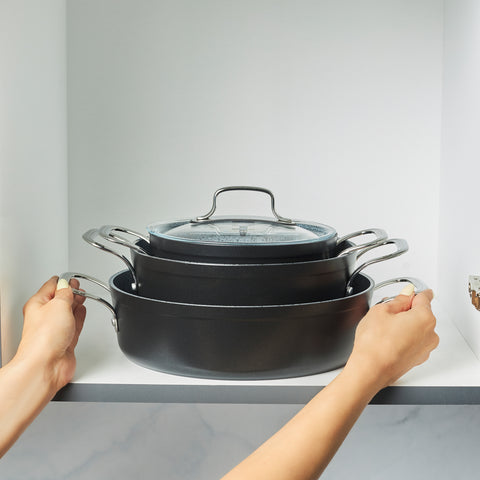Karaca Biogranit Power-Inox Monet – 8-teiliges Topf- und Pfannenset Schwarz