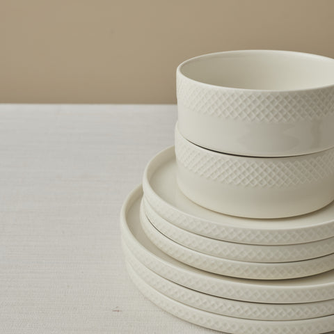 Karaca Salvare Diamond 18-teiliges Bone China-Geschirrset für 6 Personen, weiß