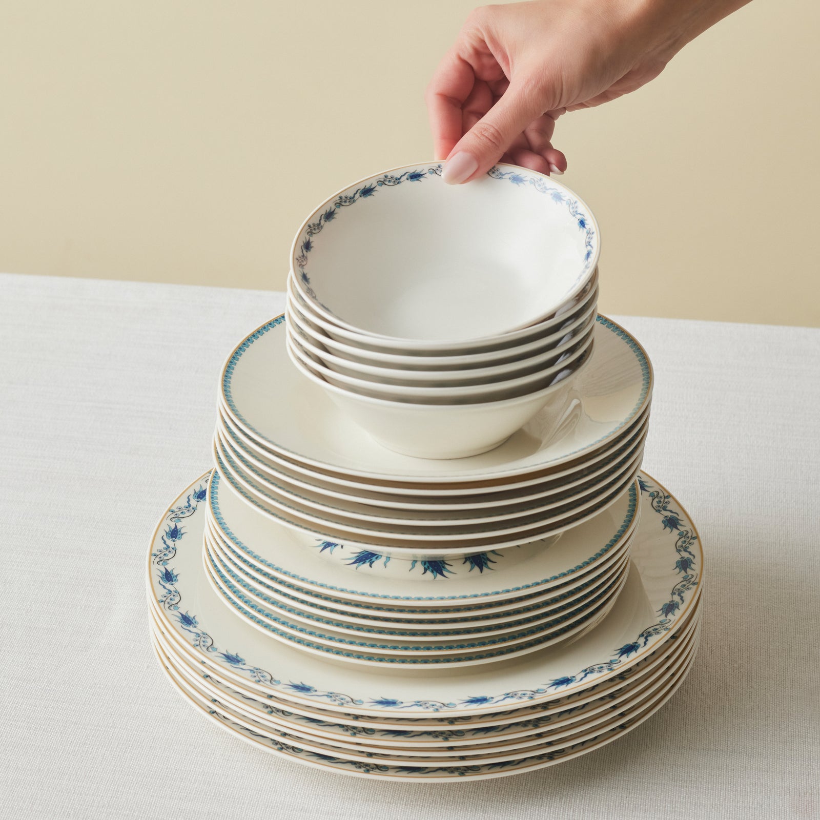 Karaca Forever Bone China Iznik 24-Piece Dinner Set for 6 People, Mult