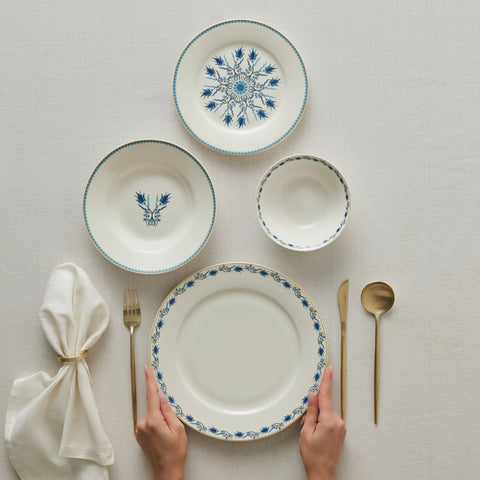 Karaca Forever Bone China Iznik 24-teiliges Tafelservice für 6 Personen, Mehrfarbig