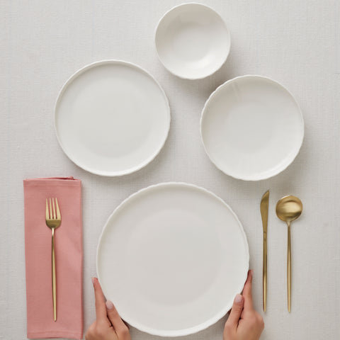 Karaca Stream Bone China Pumpkin 24-teiliges Tafelservice für 6 Personen, Weiß