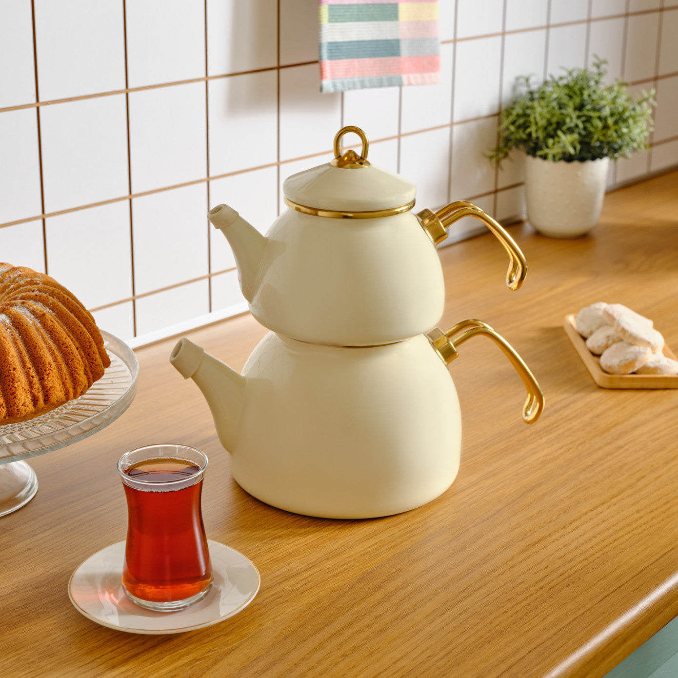 Karaca Retro Enamel Teapot, Cream