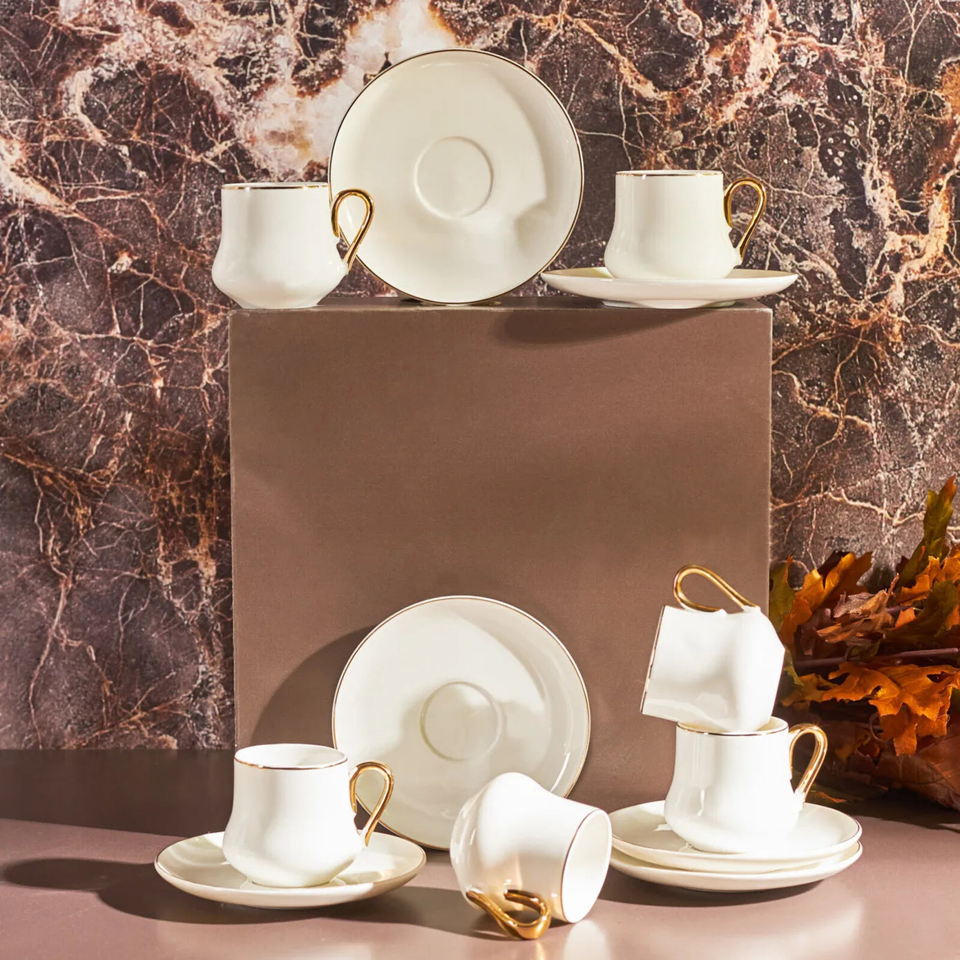 Türkische Kaffeetassen Set, 12-teilig Von Karaca - Porzellan Mit Gold-Details, 6 Tassen & Untertassen, Weiß-Gold