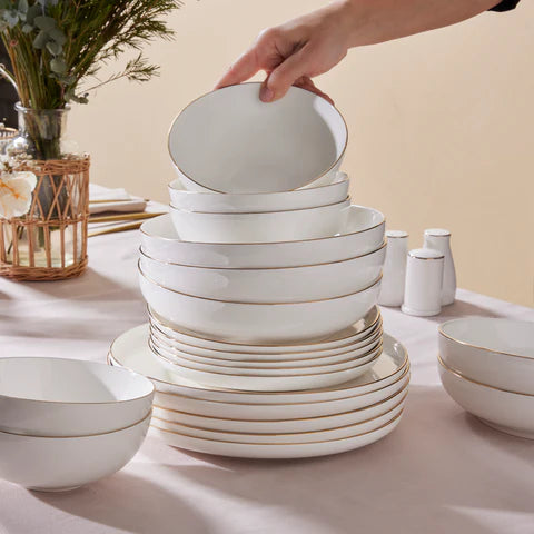 Karaca Stream Bone China Favaro 53-teiliges Tafelservice für 12 Personen, Gold