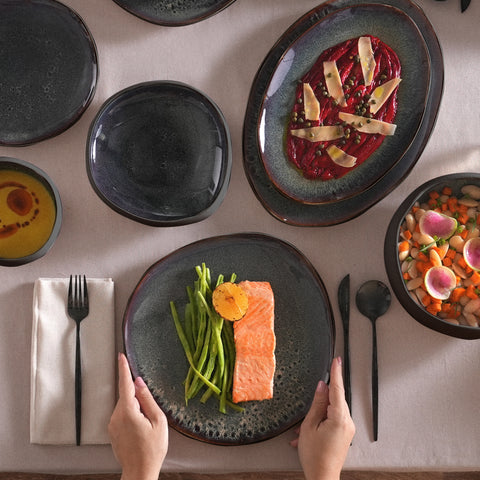 Karaca Earth Collection Galactic 55-teiliges Tafelservice für 12 Personen – Schwarz